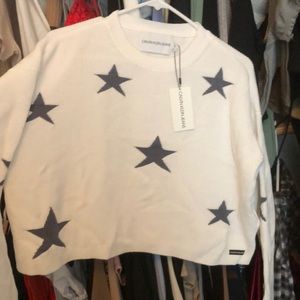 White crop knit star pattern